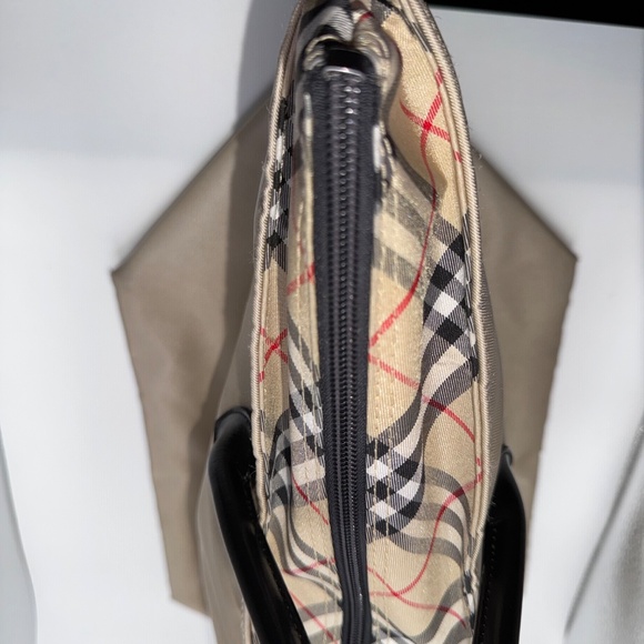 Burberry Nova Check Vinal Tote Bag - Picture 4 of 6